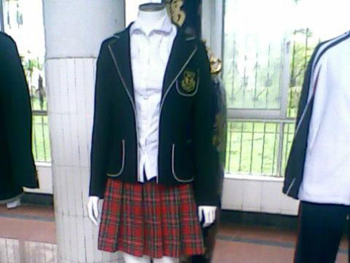校服